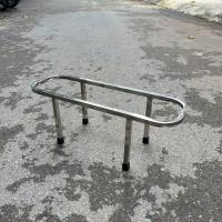 Kệ inox thiết kế bo tròn cho chậu trồng cây 32 lít
