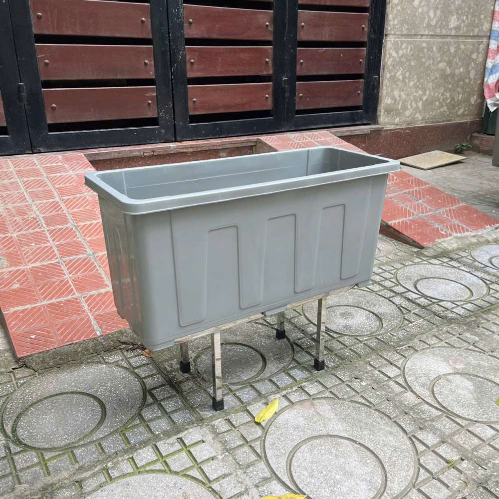 Kệ inox bo tròn đặt chậu cây