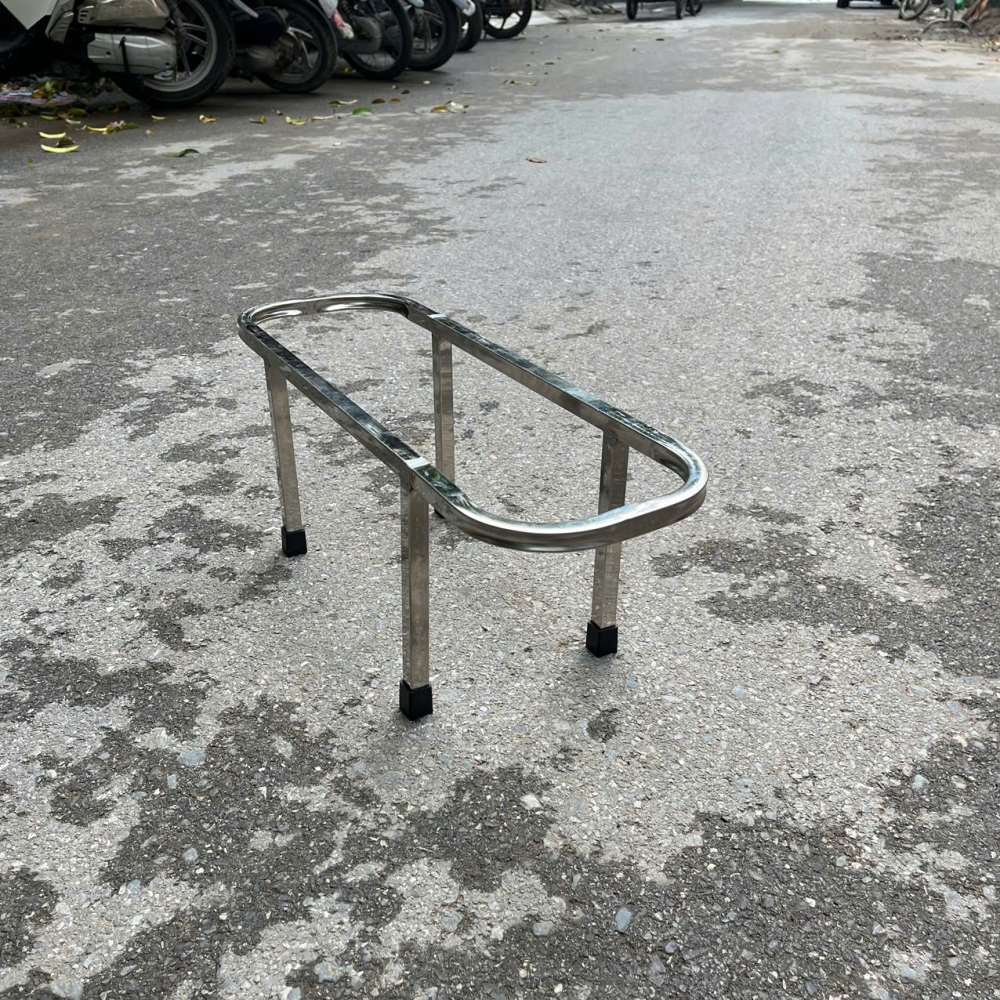 Kệ inox bo tròn dùng đặt chậu cây 32 lít