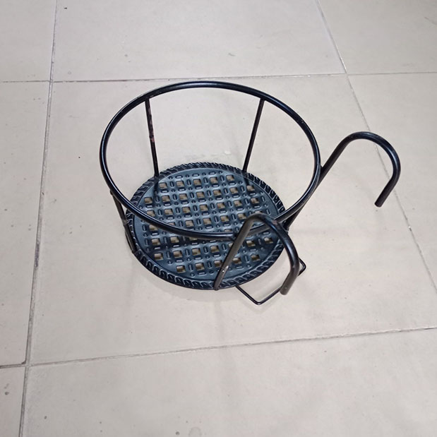 Giỏ sắt tròn màu đen treo chậu hoa đường kính 22 cm - Ảnh 1