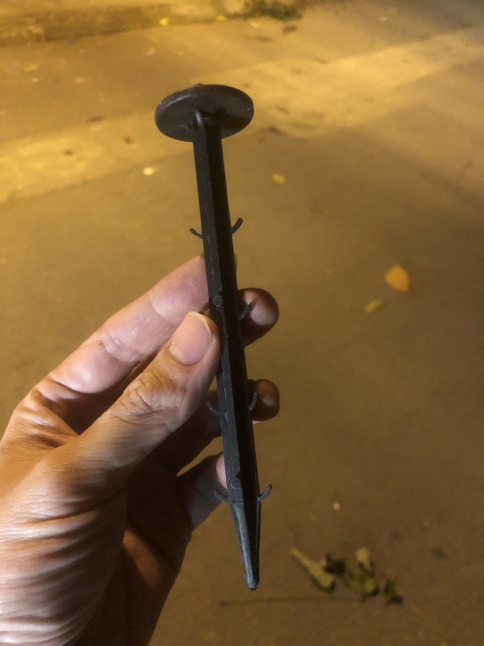 Ghim màng phủ luống, ghim bạt phủ luống giúp cố định bạt ngăn cỏ dại