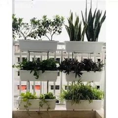 Kệ trồng rau ban công 3 tầng đứng màu đen